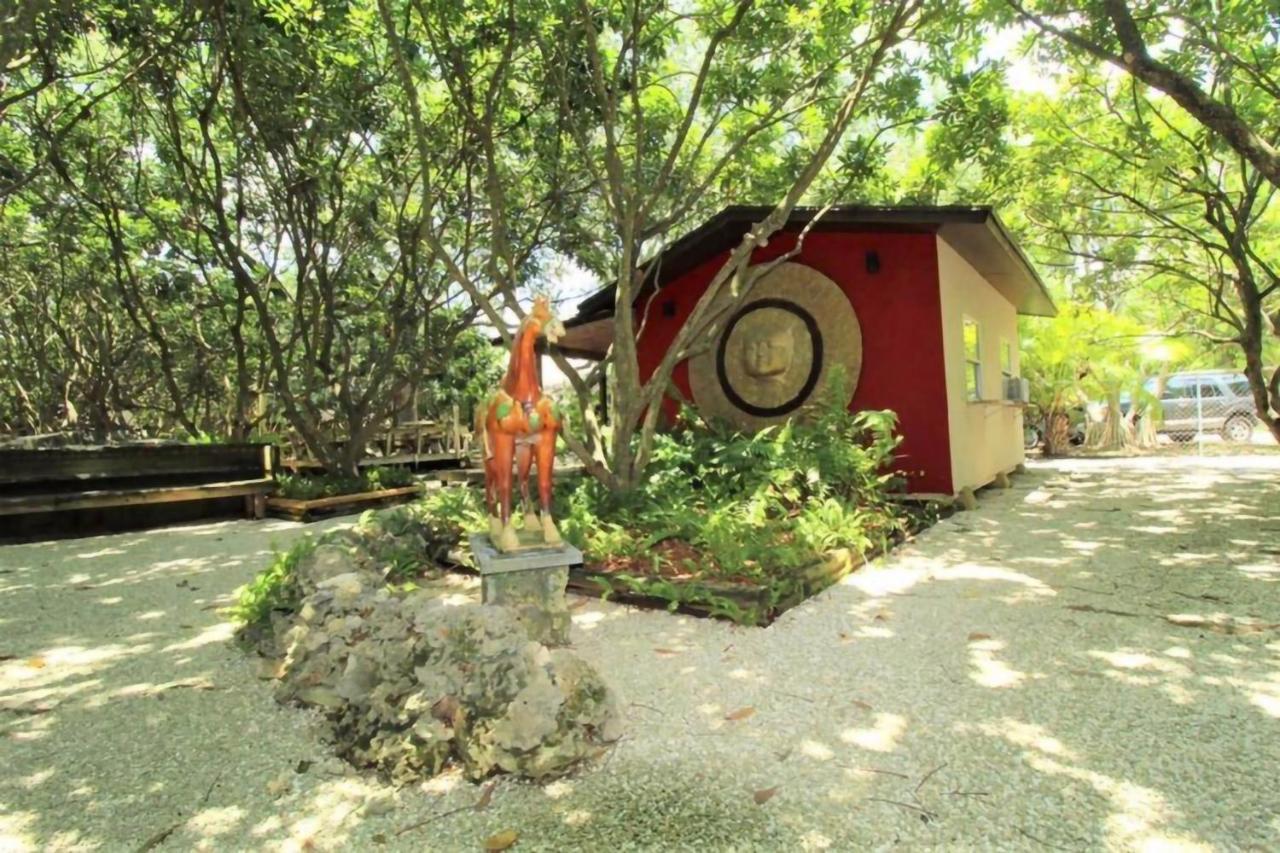 Luxurious Tiny House & Koi Garden Experience Homestead Exterior photo